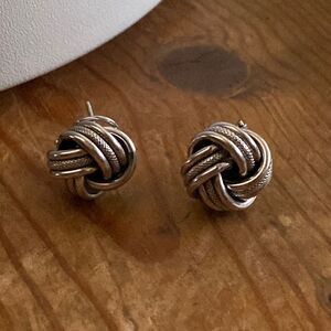 💛 925 Large Love Knot Stud Earrings